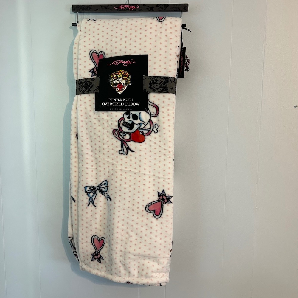 Ed Hardy Printed Plush Oversized Throw Blanket Tattoo Skull Heart Pink 60x70 NEW